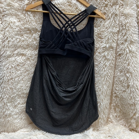 Lululemon work out top size 10 w/ build in bra & removable cup inserts - stripe - Picture 5 of 16